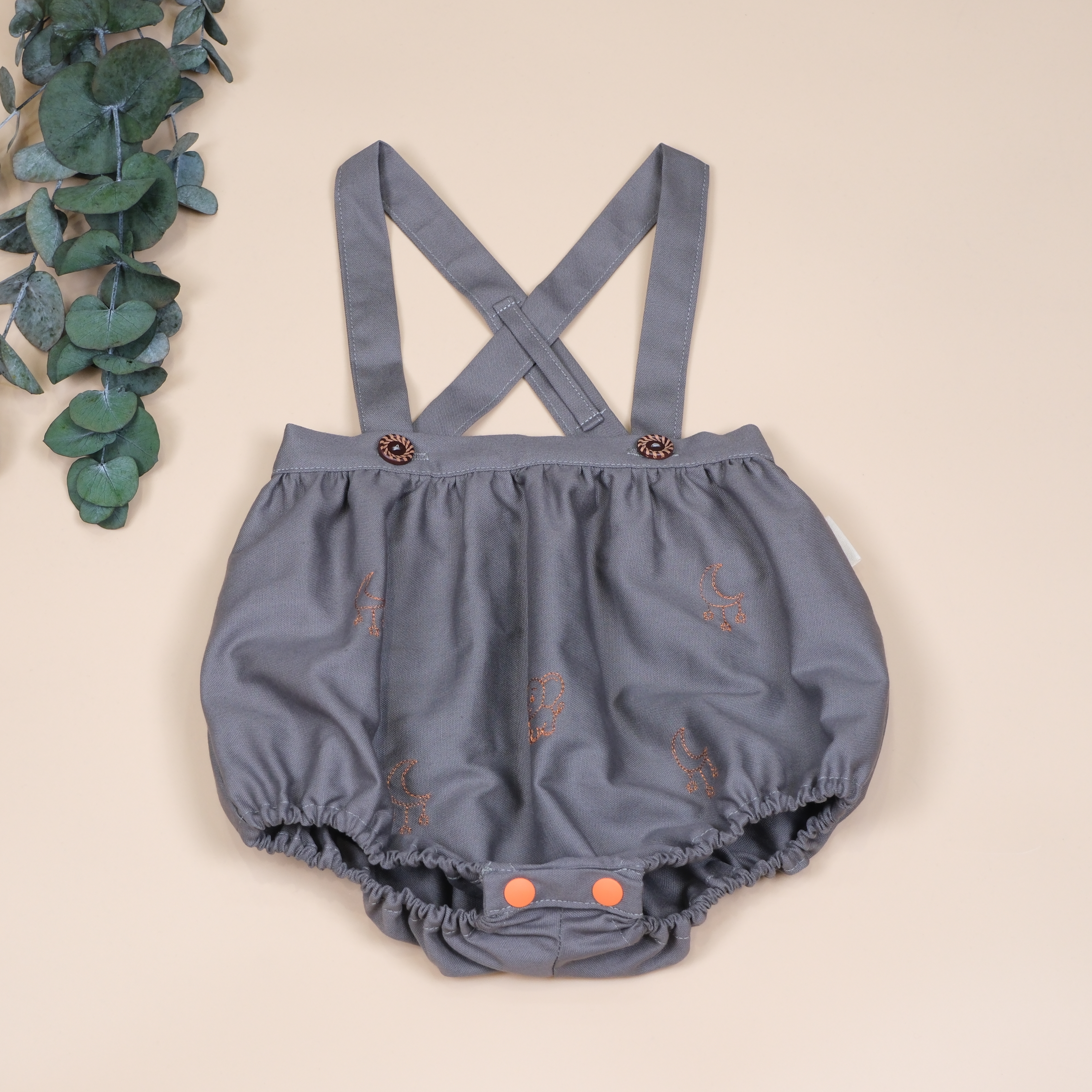 刺繡大象 ◈ 手作吊帶包屁衣 ◈ 雲灰