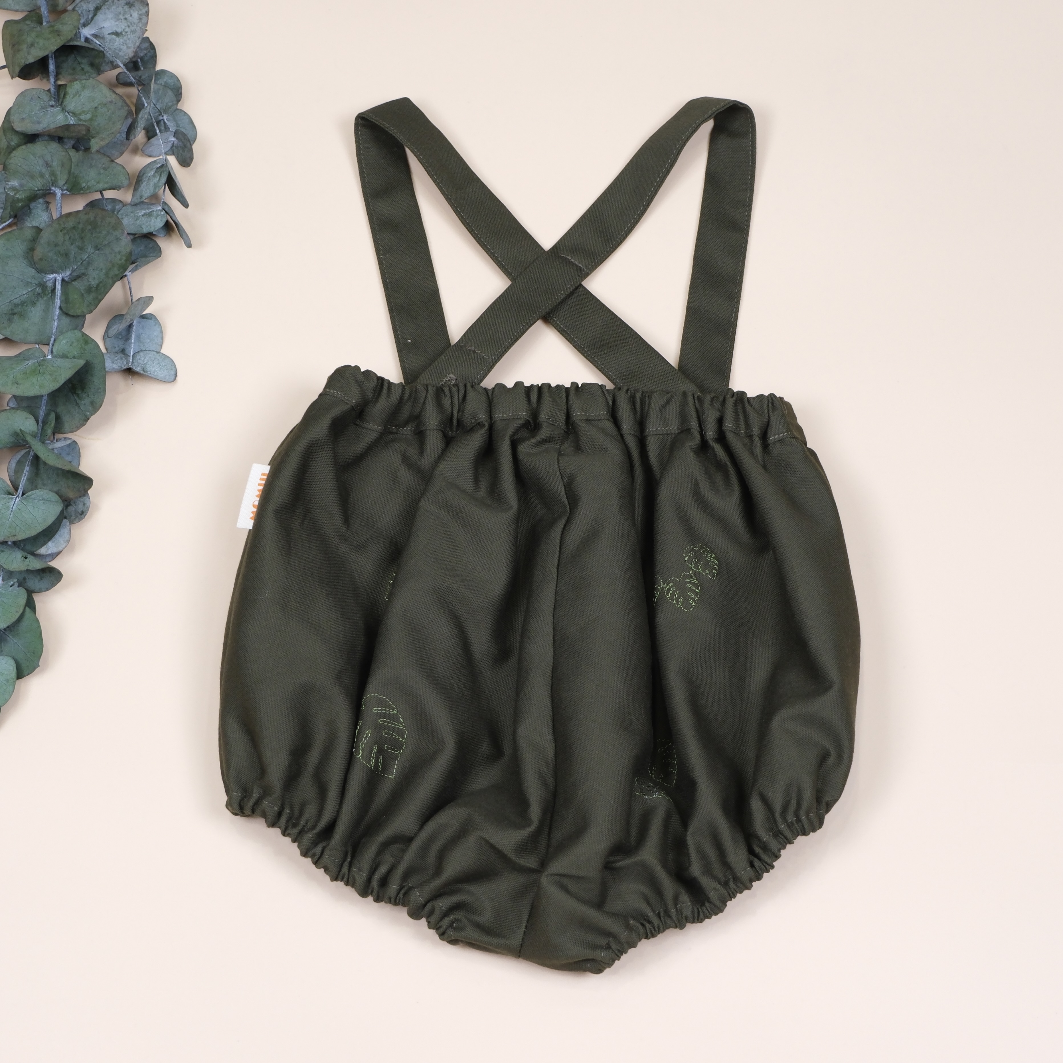 刺繡龜背芋＆烏龜 ◈ 手作吊帶包屁衣 ◈ 森林綠