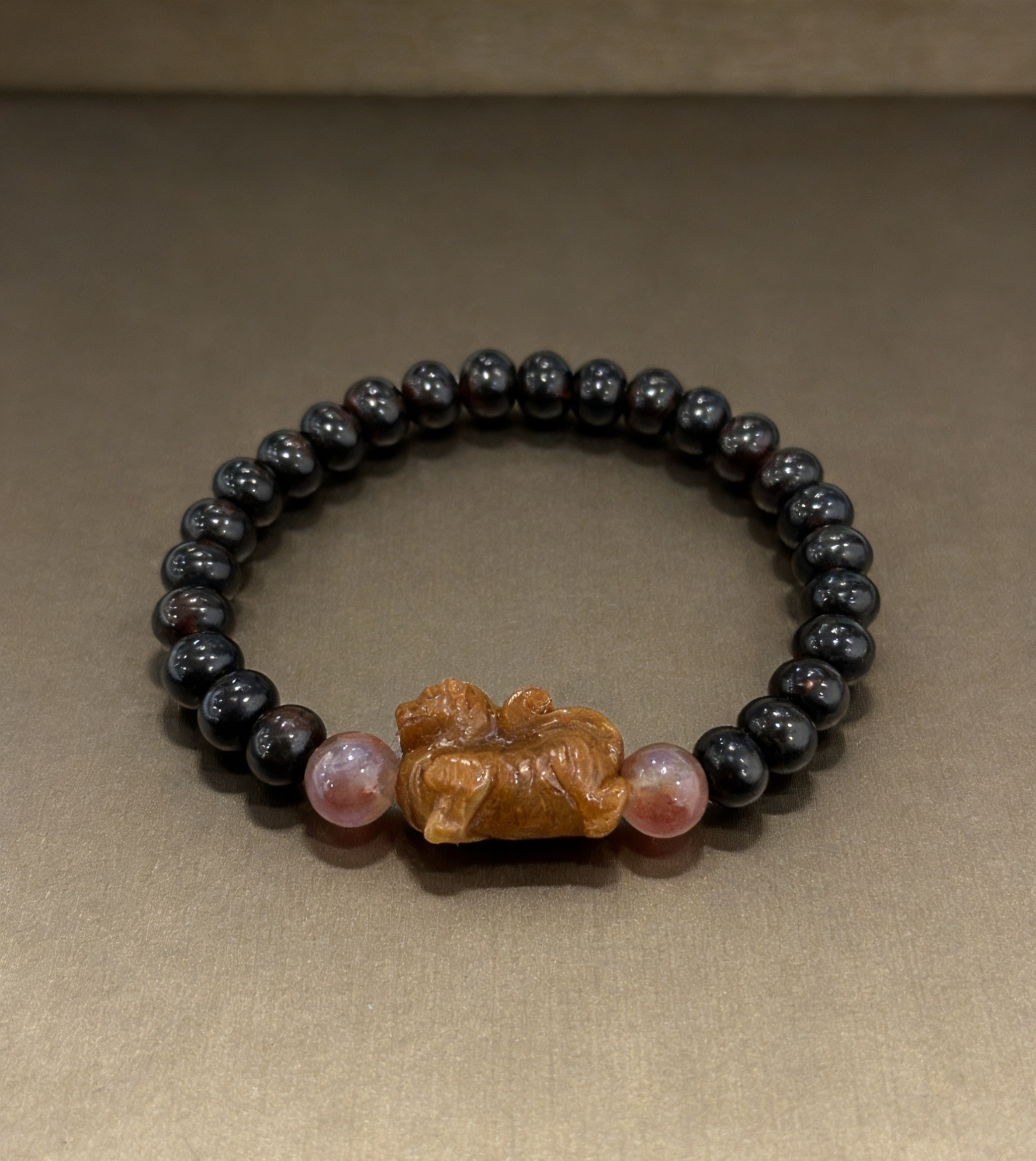 1 LZ1834 WHITE TIGER BLOOD AMBER FORMATION BRACELET
