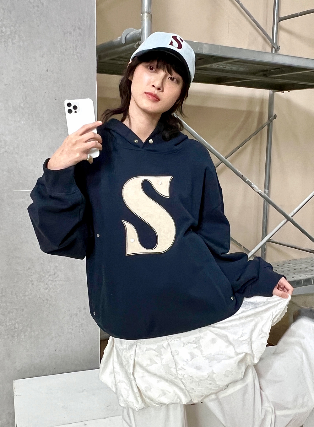 Satur｜必買25折扣款🌟極少庫存🌟Rivet Applique Pocket Logo Hoodie [4 colors]