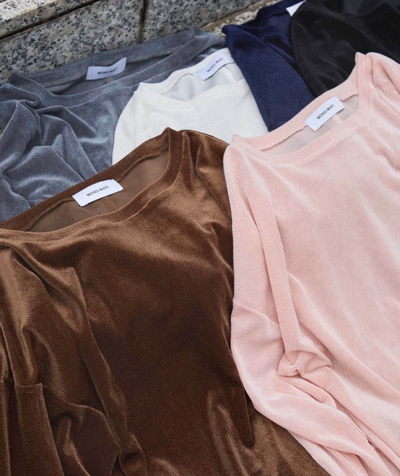 【預購】JN013106 Mono-Mart 微透膚絲絨一字領落肩上衣