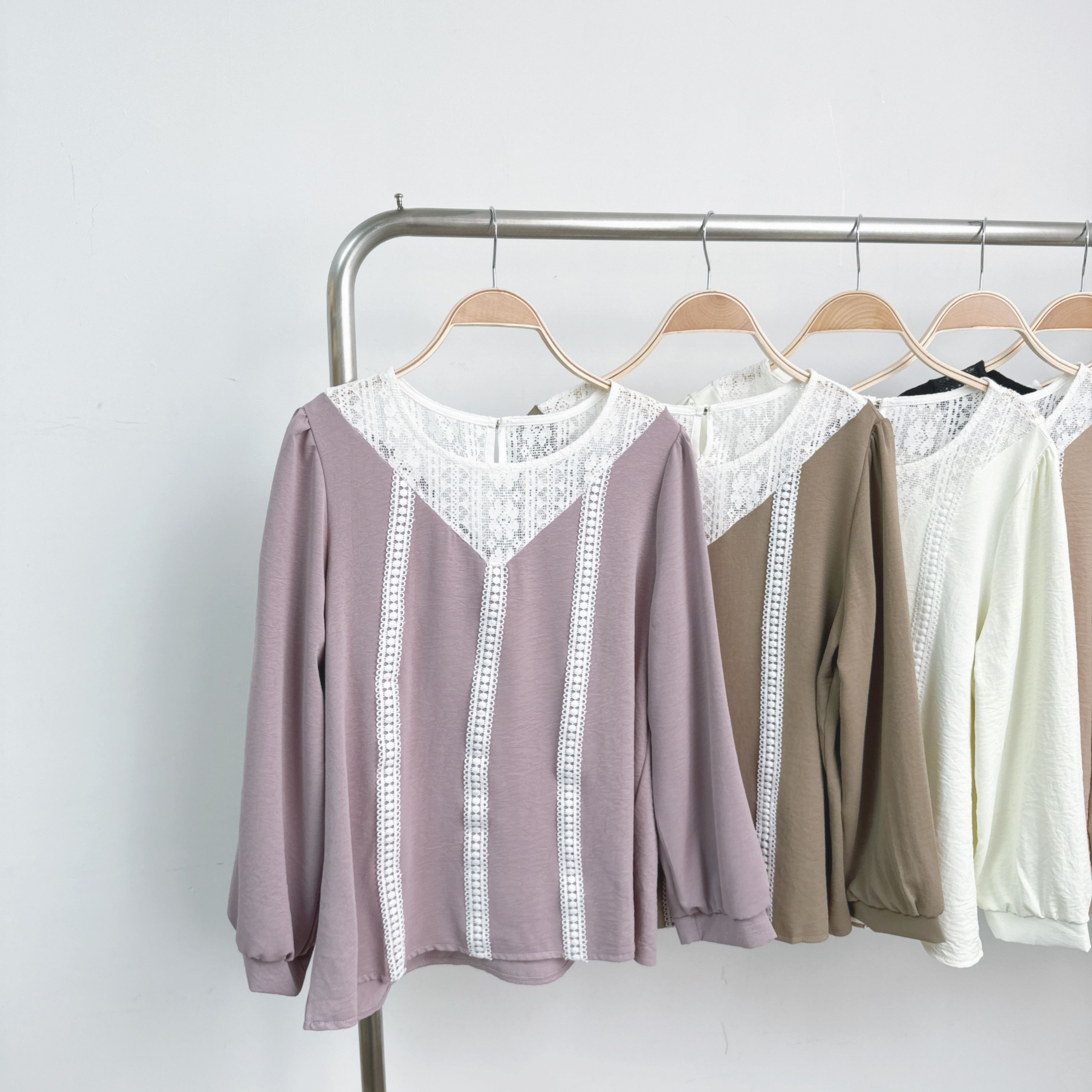 前後V喱士綉花直條滑梭織TOP (C17-C24)