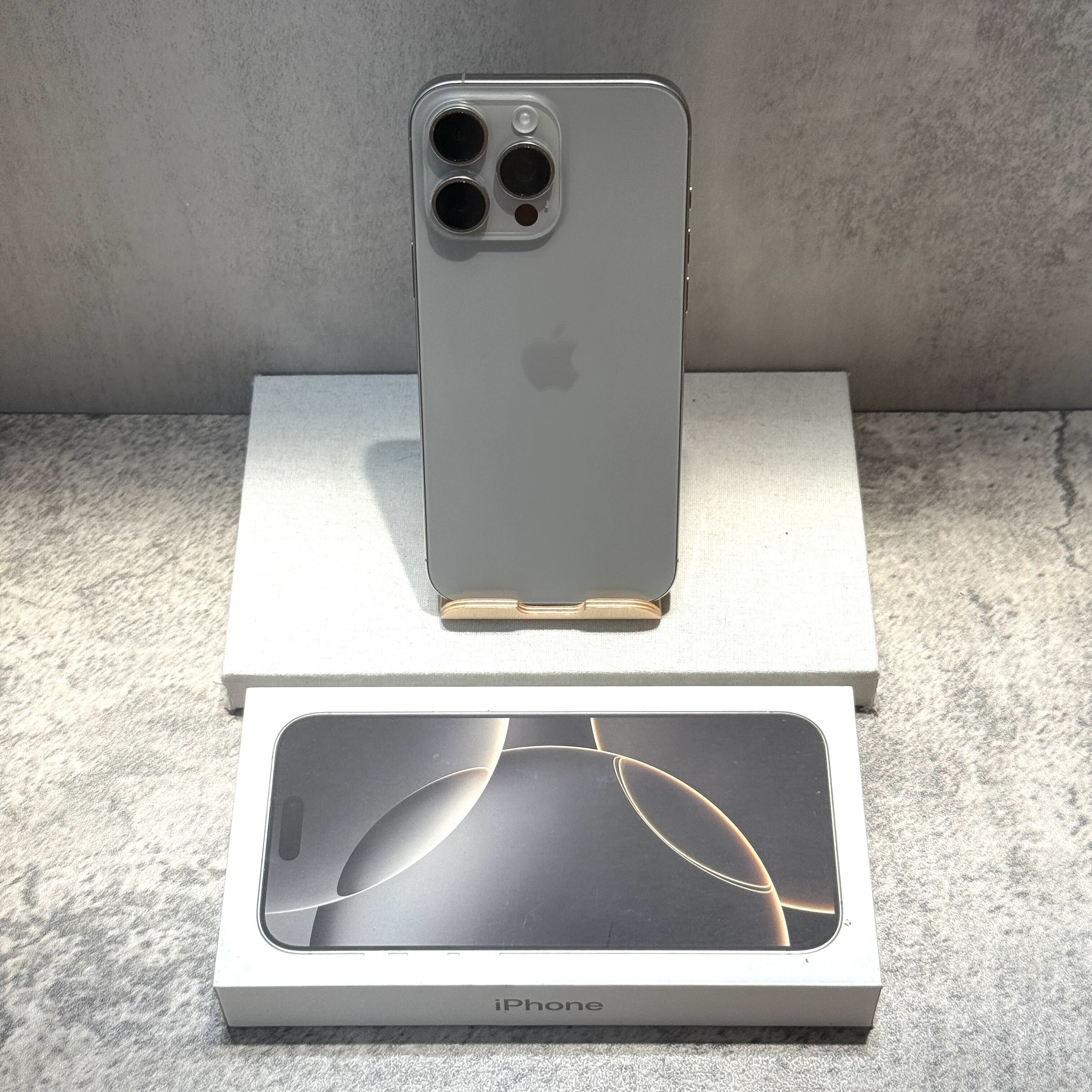 【二手】iPhone 16 Pro Max 256G 原色