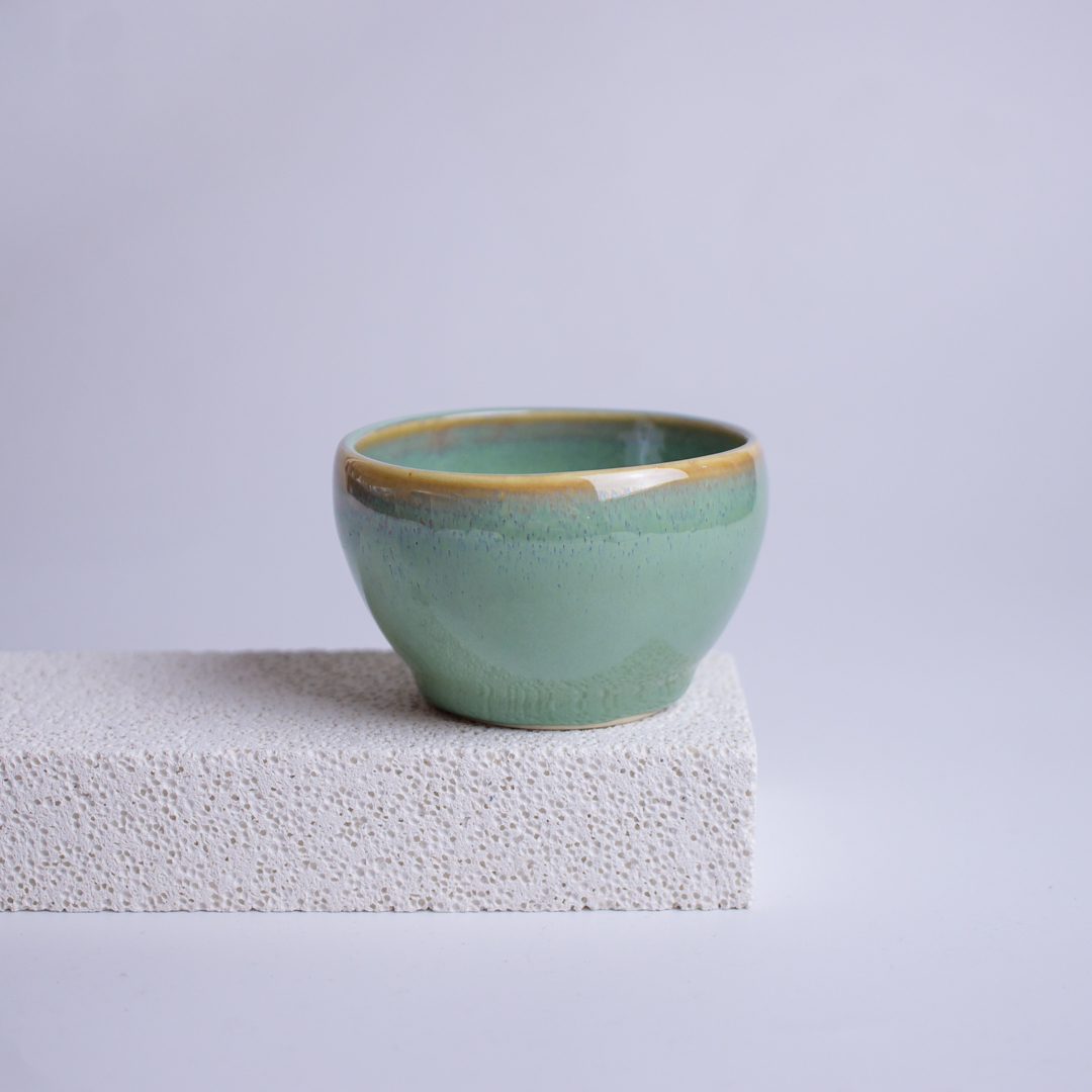 青綠茶杯