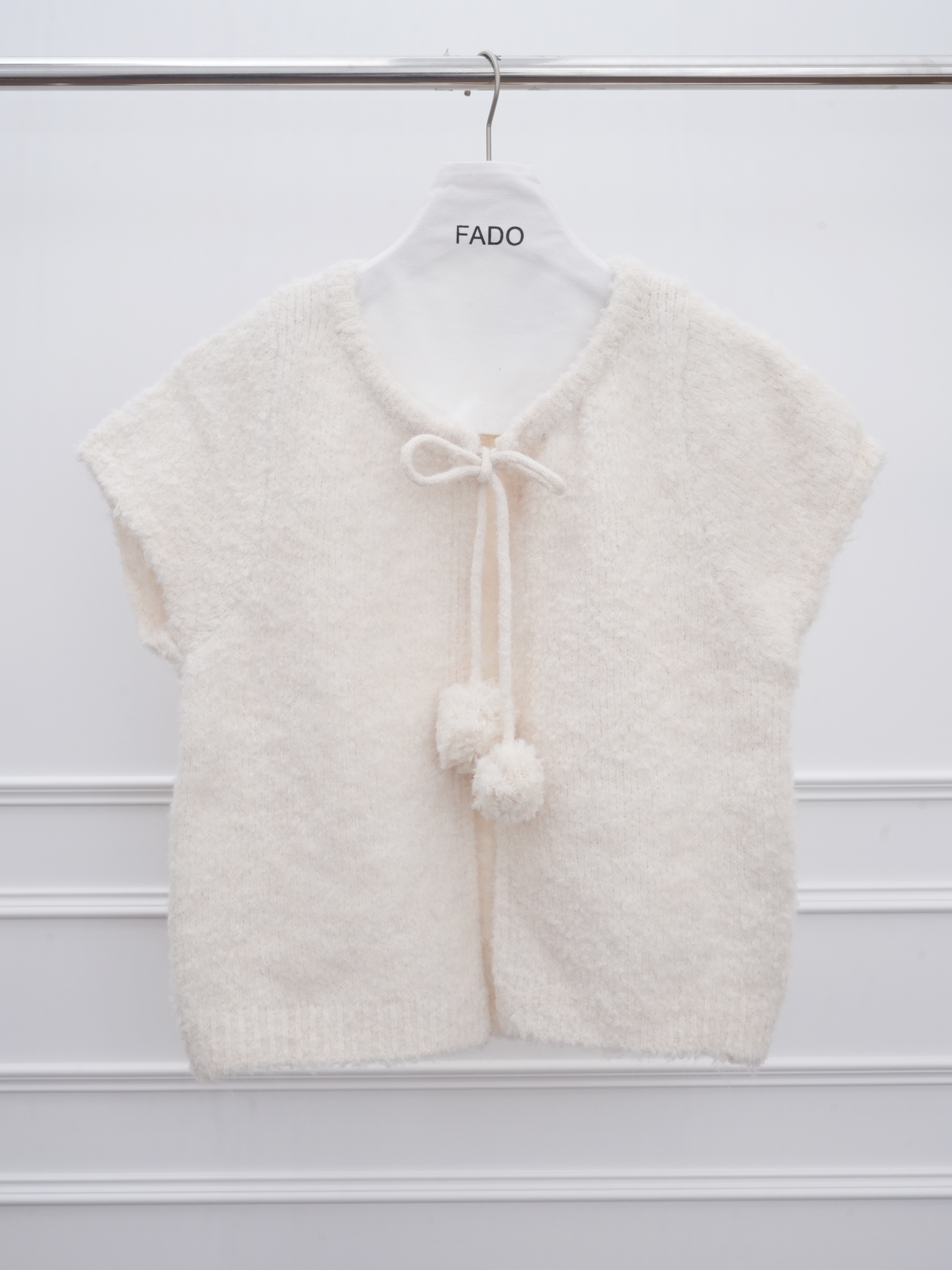 法朵Fado Shop｜綁帶毛球毛呢背心 1104035 三色