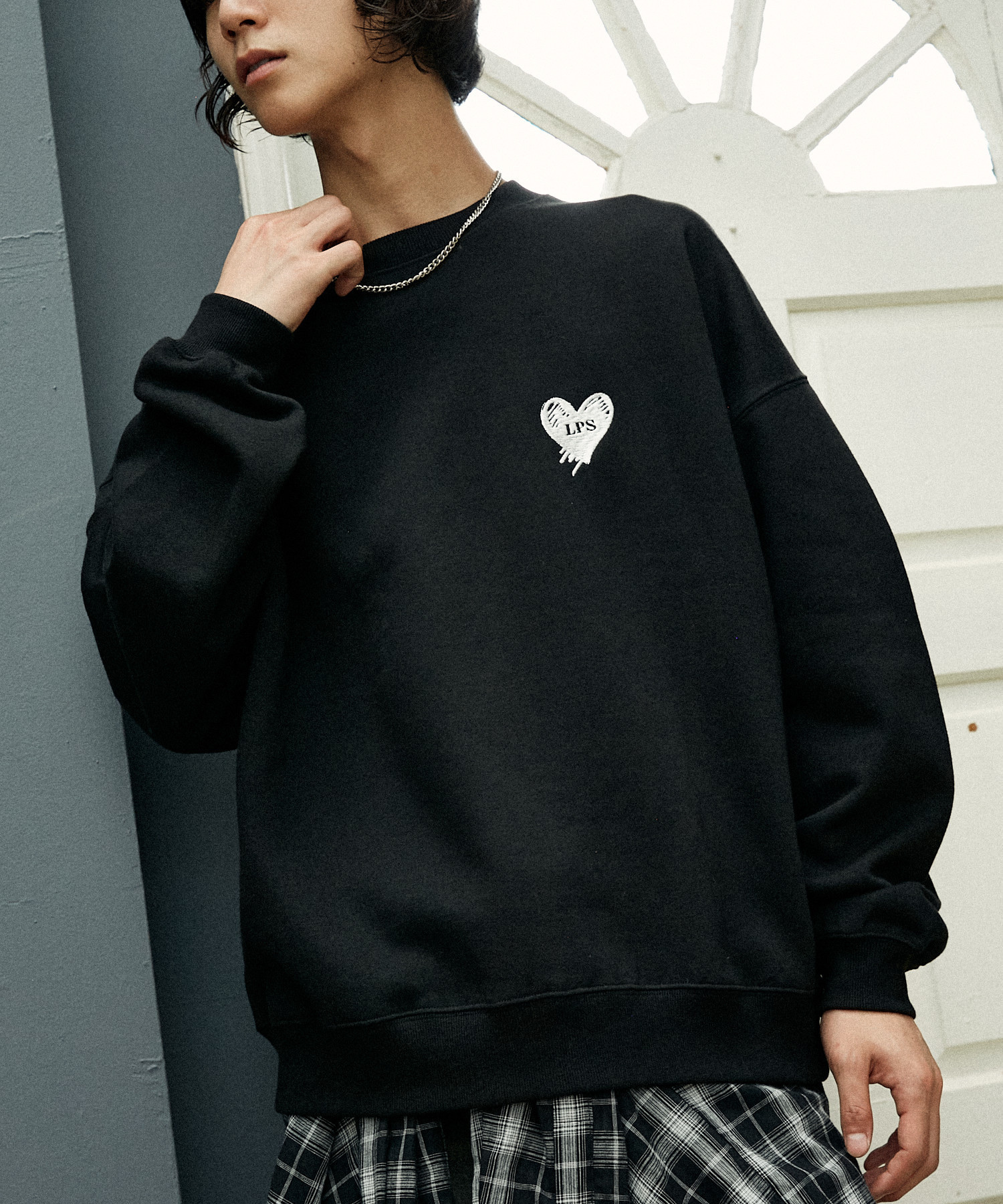 PUBLUX / Lovepop studio Heart GRAPHIC SWEAT