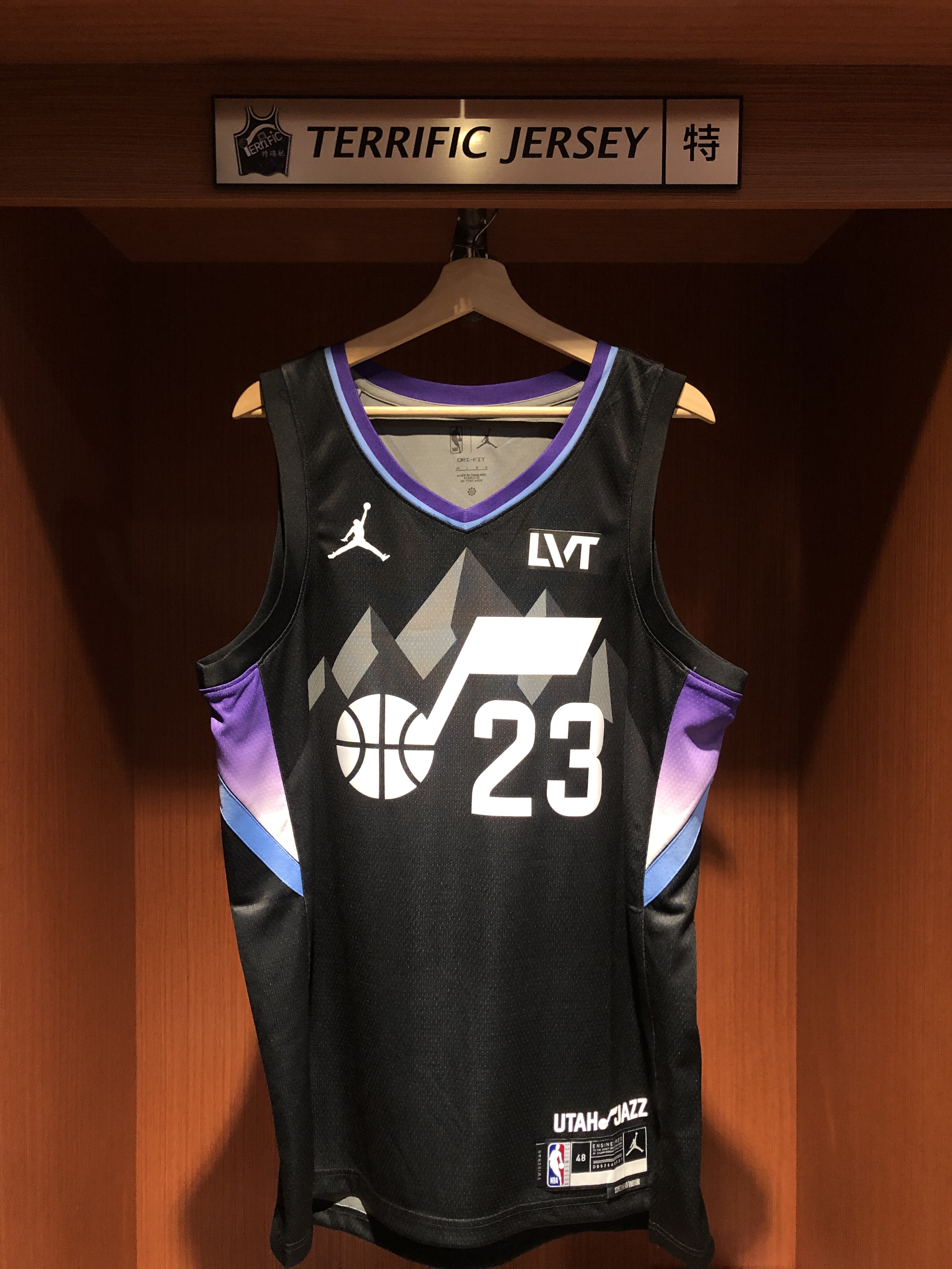 NBA球衣 Lauri Markkanen 猶他爵士黑 Statement Jordan Swingman 球迷版 熱轉印 含贊助商標 全新