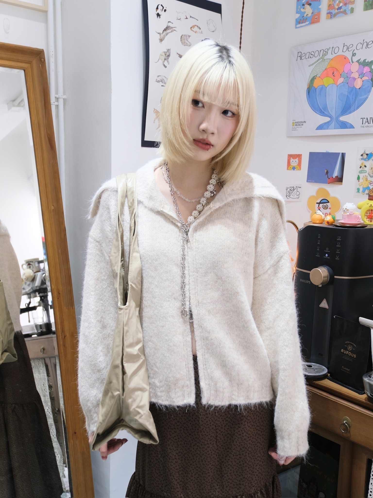 大反領簡約拉鍊毛衣