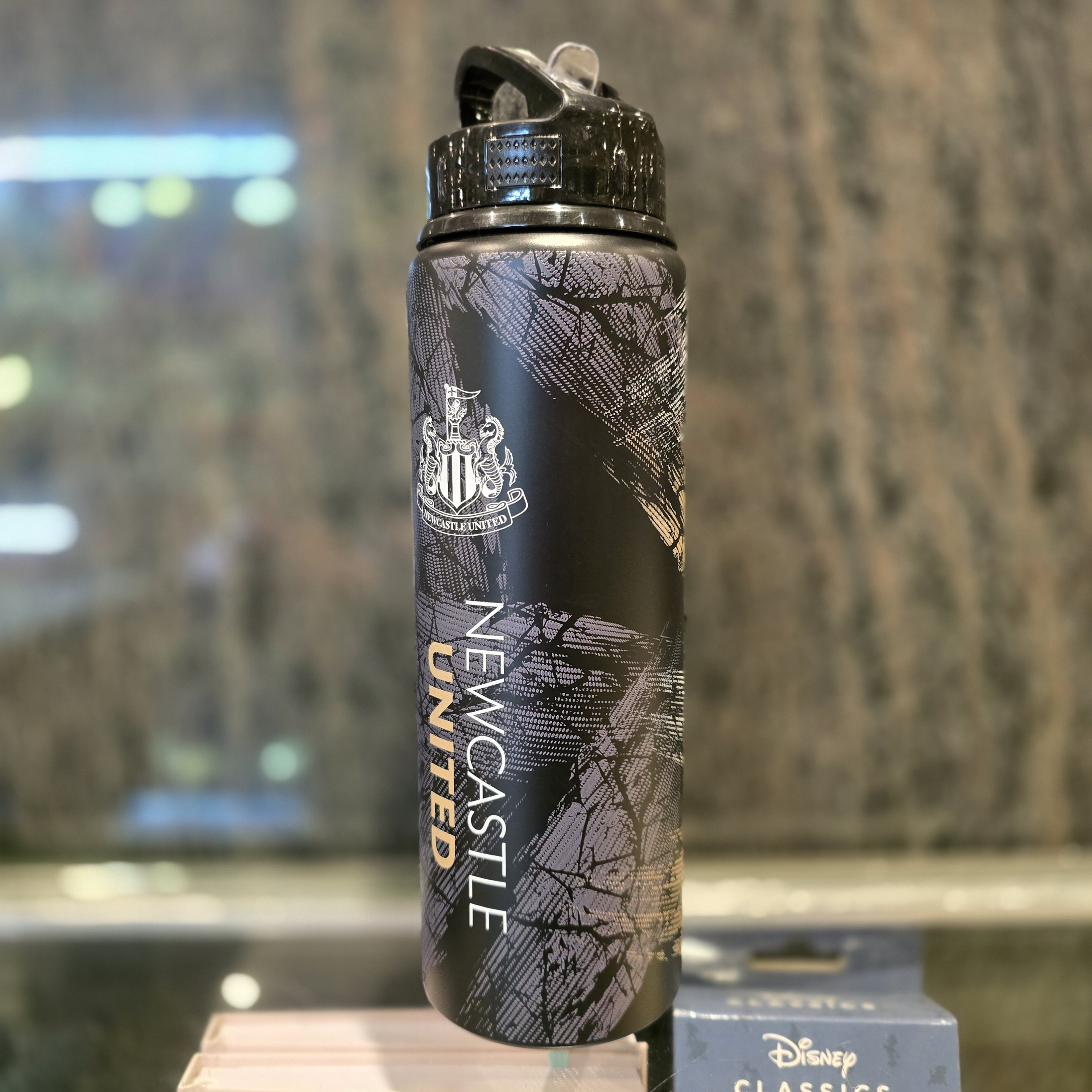 紐卡素黑色壓花有管金屬水樽