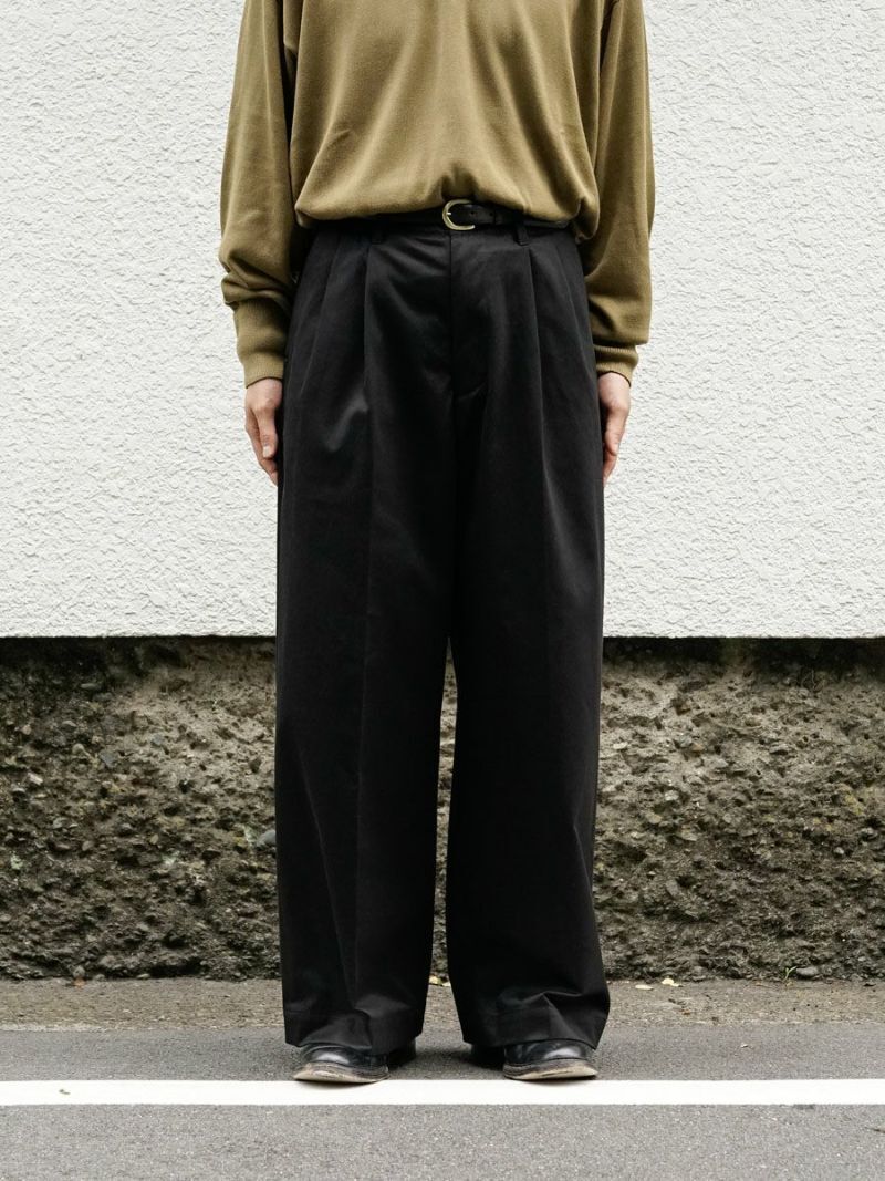 UNIVERSAL PRODUCTS 2TUCK WIDE CHINO TROUSERS (2COL)