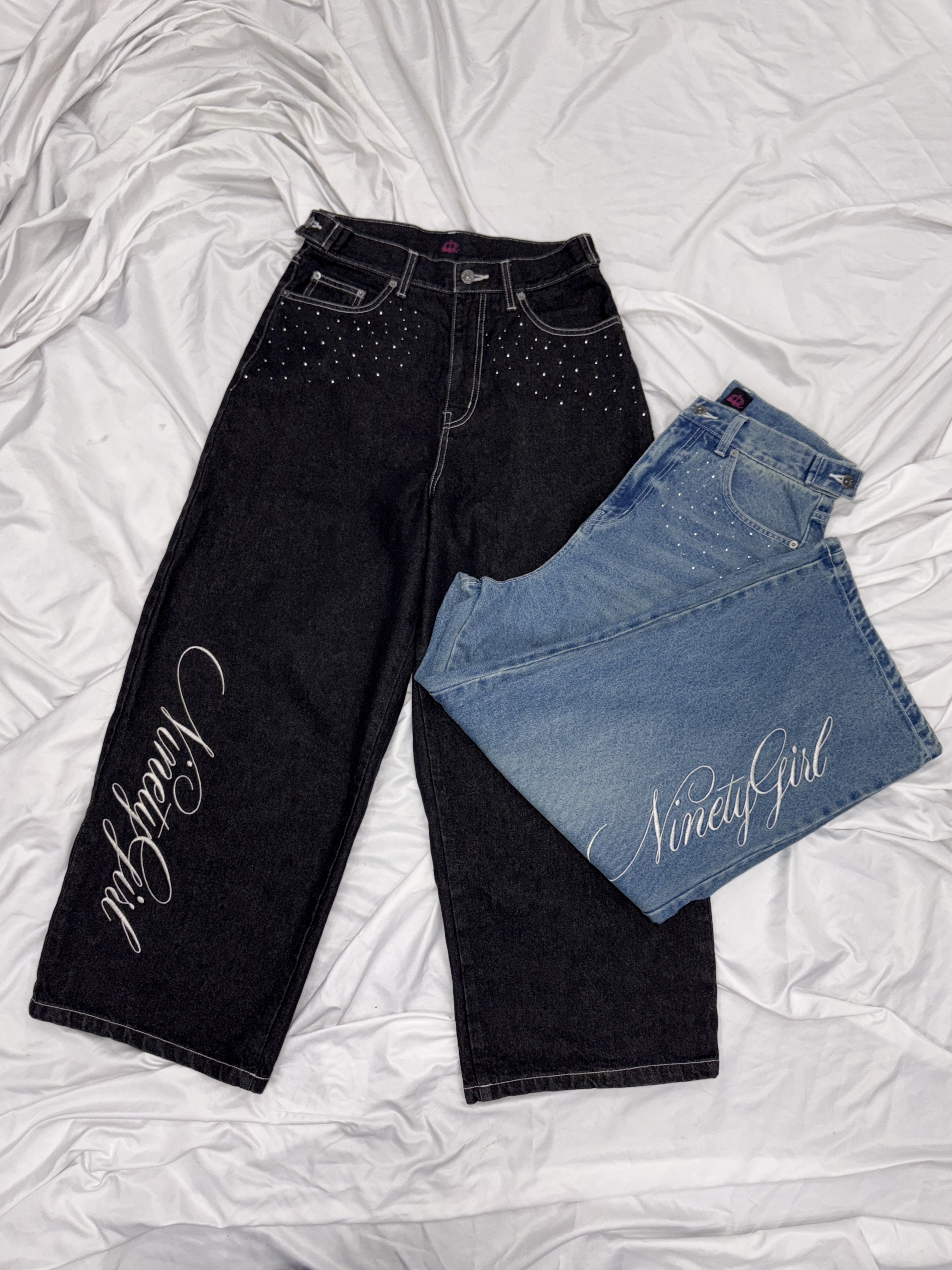 Feather logo Studs Buggy Denim Pants