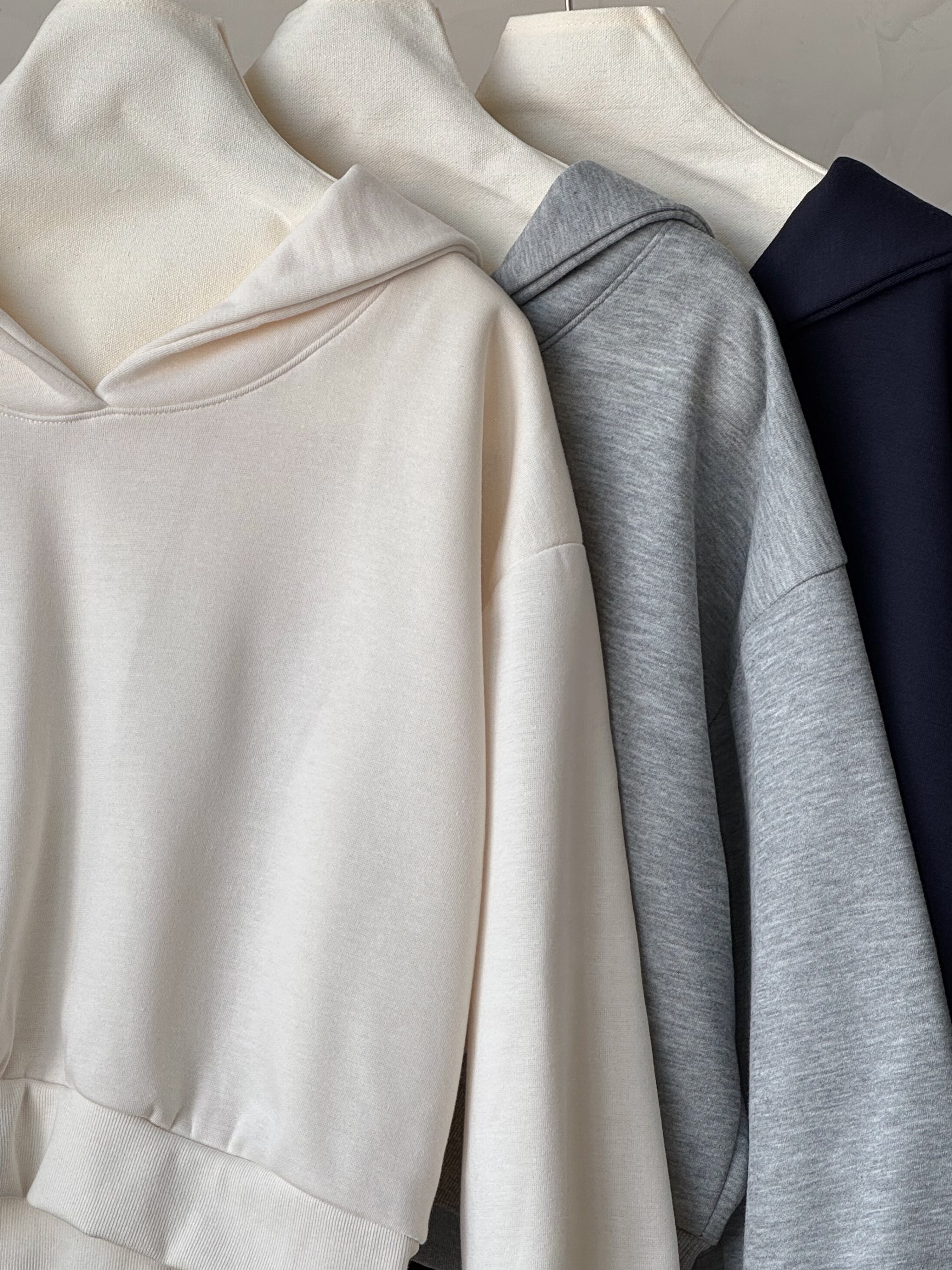 KR472 簡約減齢V領短衛衣-3色