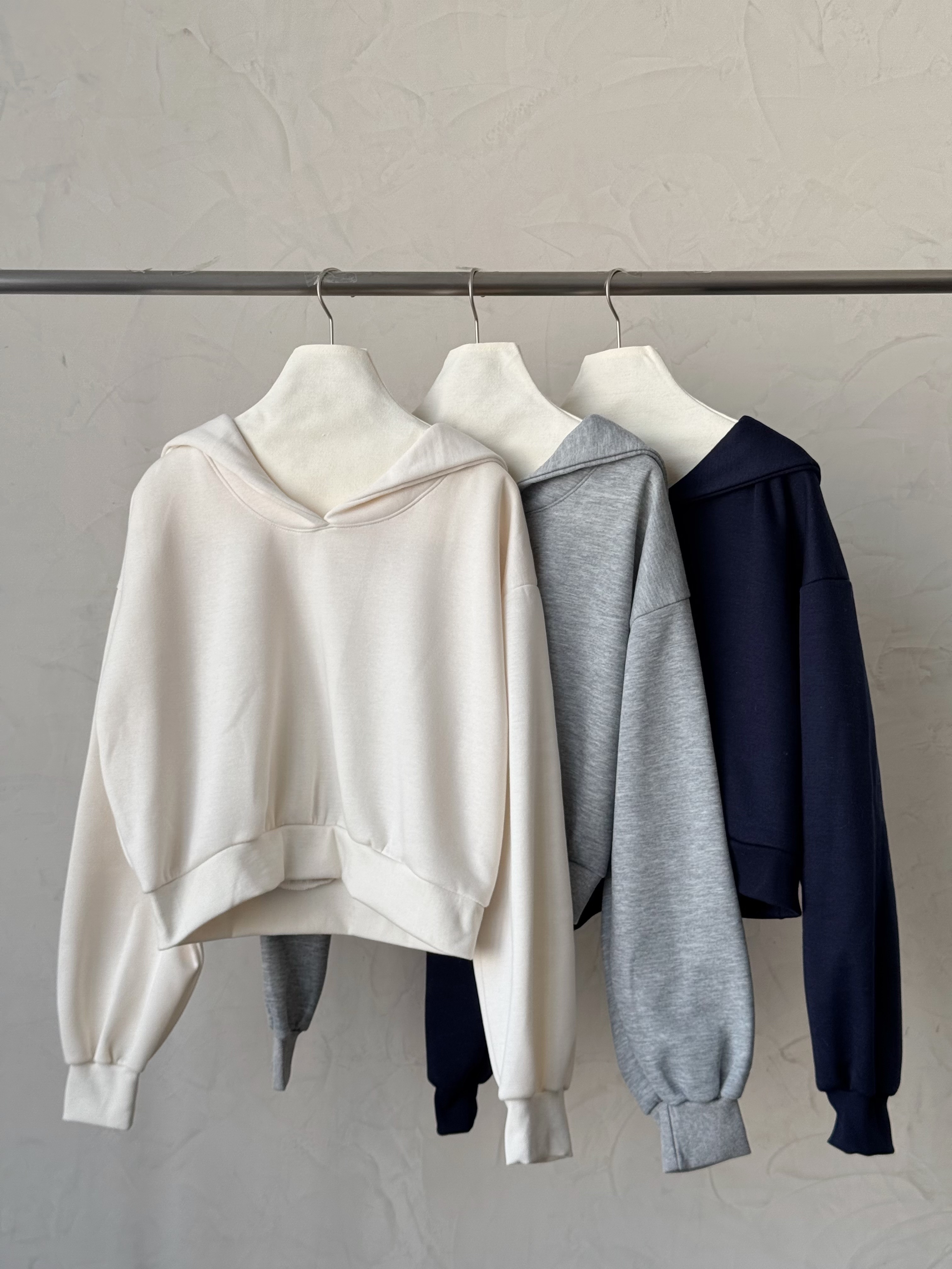 KR472 簡約減齢V領短衛衣-3色