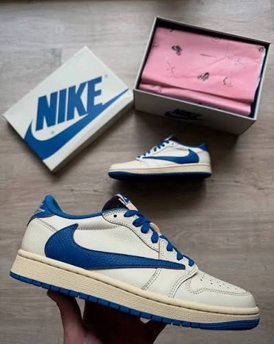 【Luxury】NIKE Air Jordan1 Low x Travis Scott x Fragment "Sail Military Blue" 三方聯名 倒鉤 閃電 米藍 男鞋 DM7866-104