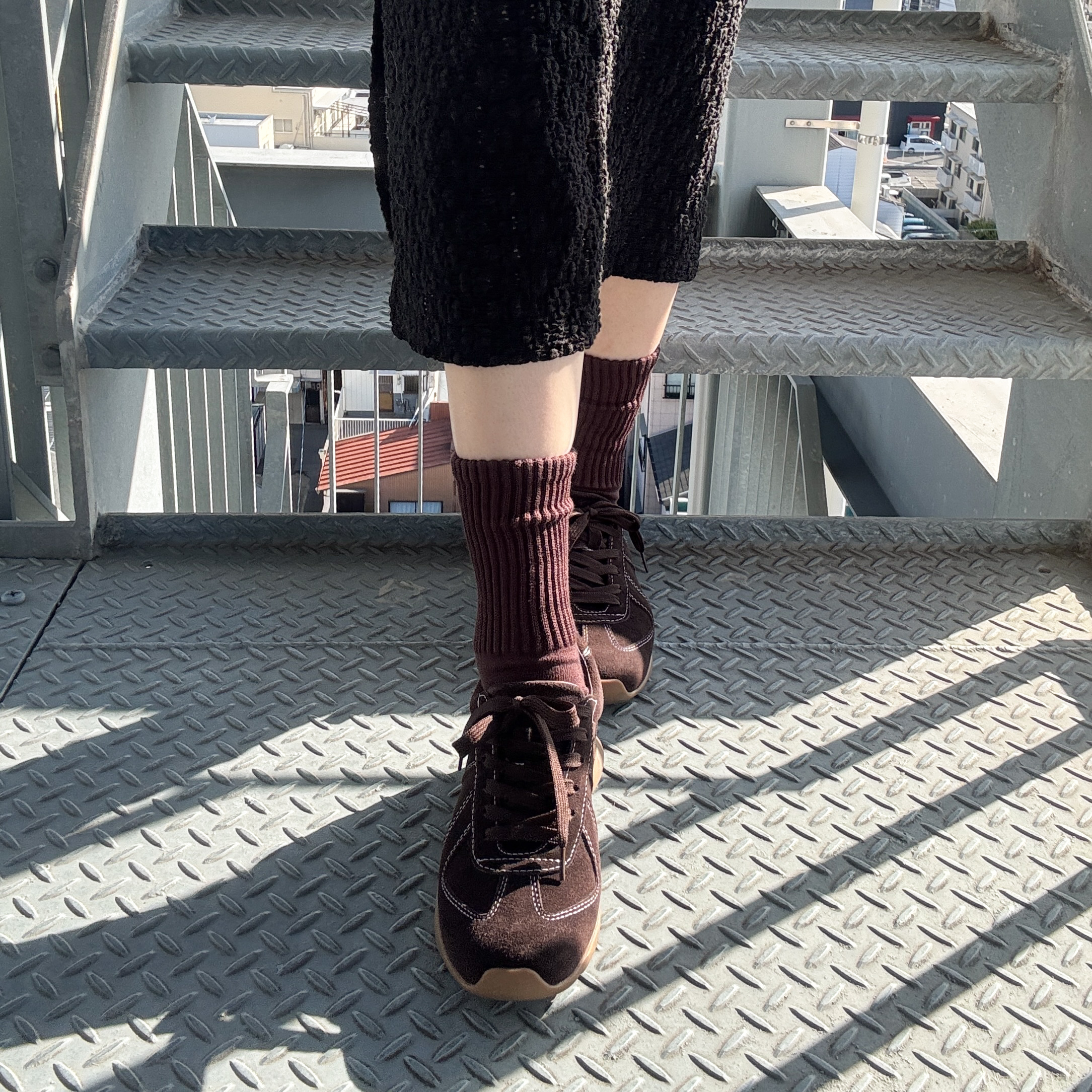 內增高牛皮明線波鞋