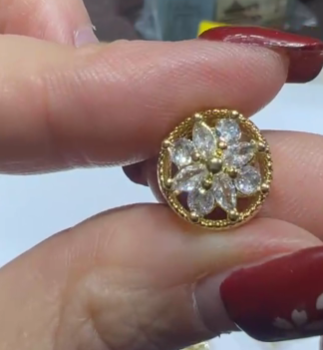 260131 - C79 潘潘金色圓形鏤空花花隔珠1粒