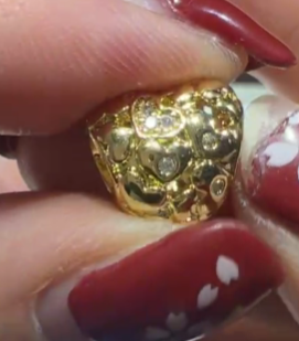 260131 - C80 潘潘金色立體愛心隔珠1粒