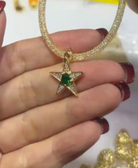 260131 - C81 潘潘金色綠星隔珠1粒