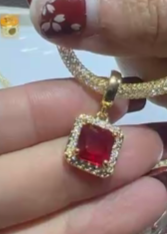 260131 - C90 潘潘金色方紅鑽隔珠1粒