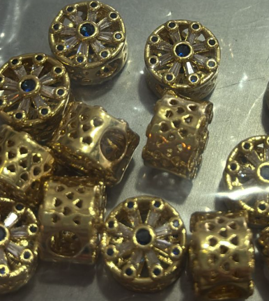 260131 - C92 潘潘金色藍鑽摩天輪隔珠1粒