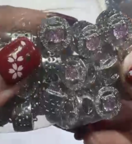 260131 - C106 潘潘銀色infinity隔珠1粒