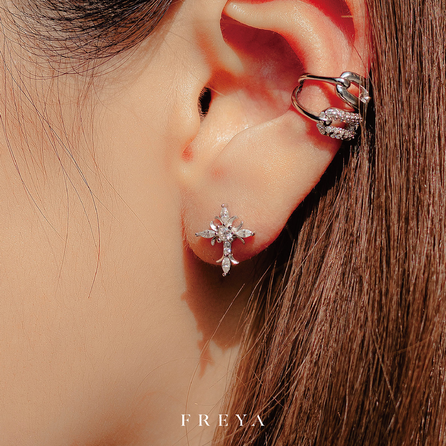 FREYA 歌德十字耳釘