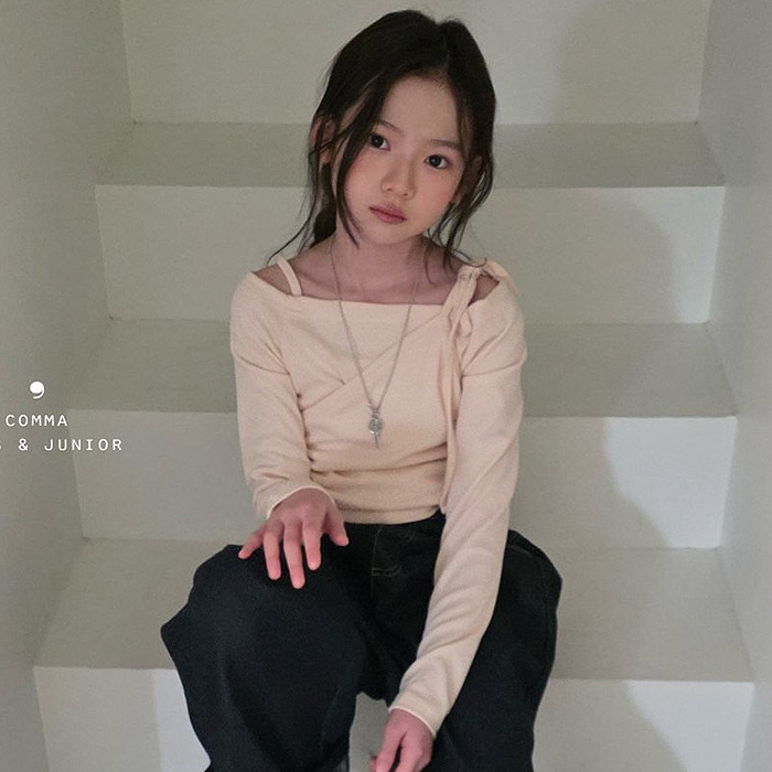 正韓春Ccomma 吊帶露肩上衣