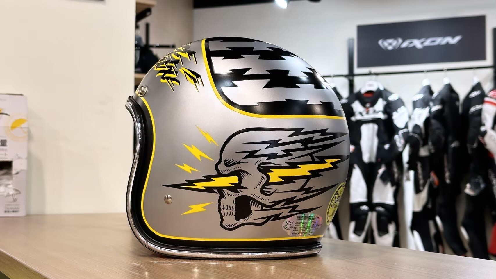 3JFT × Shakin’ 手繪聯名 消光銀