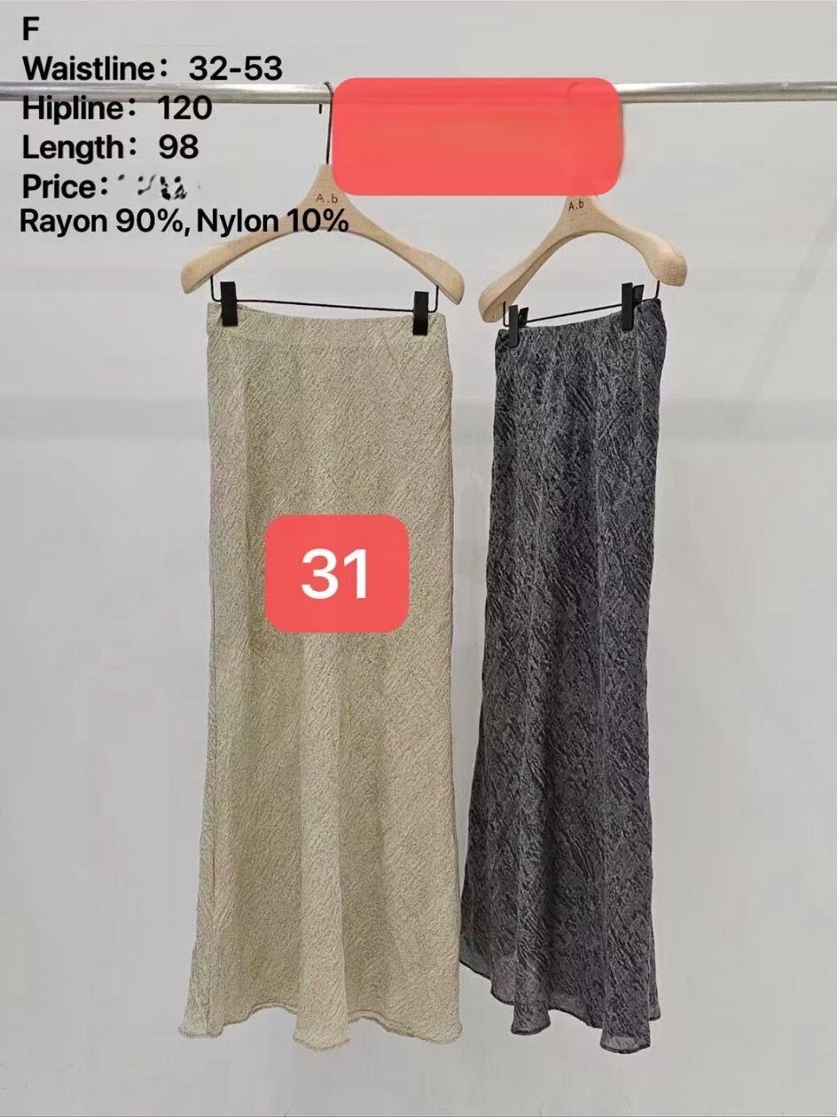 AQ08 橡根裙  腰26-41.5 HIP47.5 長38.5 $449 (一口價)