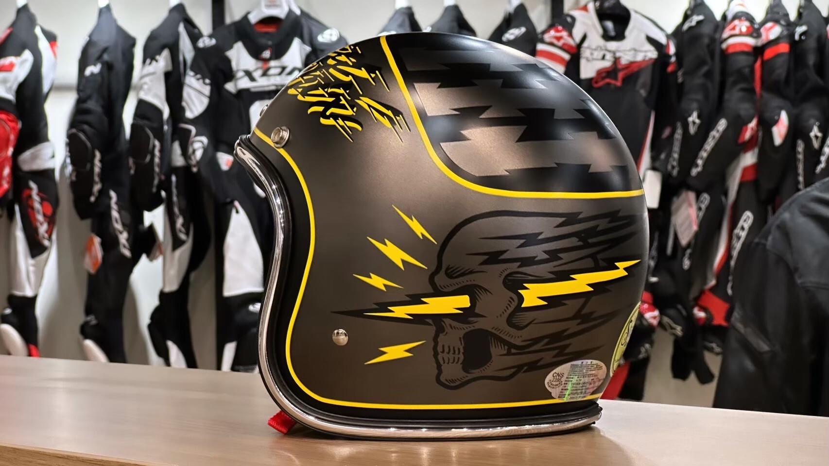 3JFT × Shakin’ 手繪聯名 消光黑