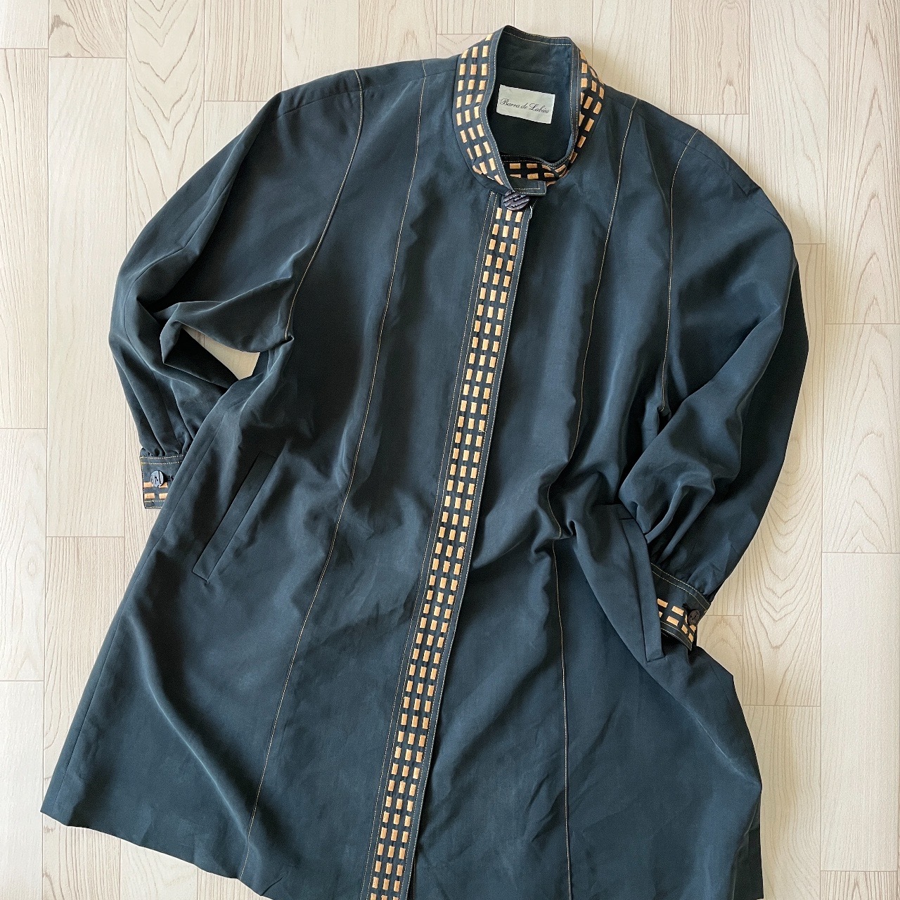 日本製金黃色刺繡格紋黑色古著長外套