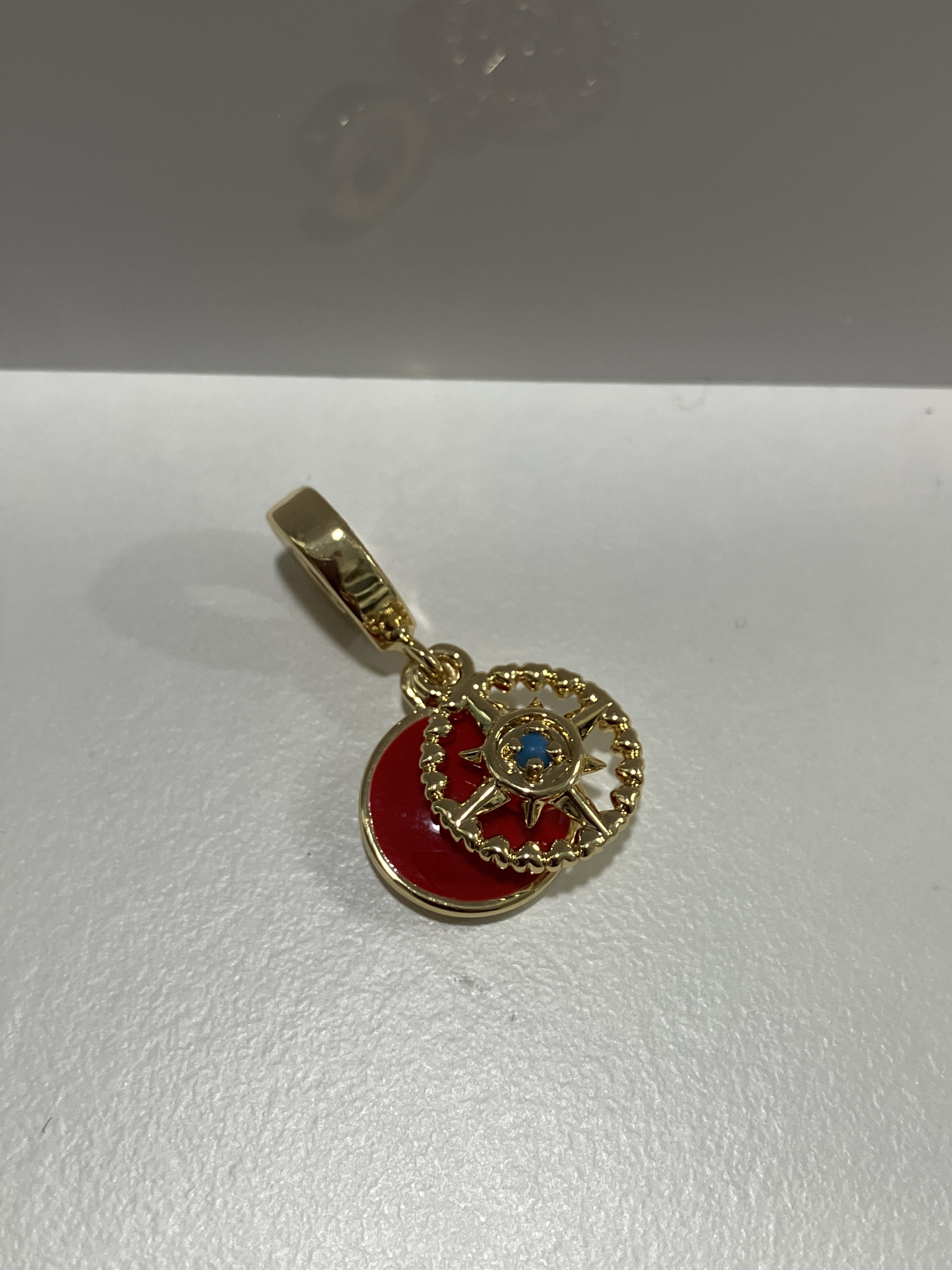 260131 - C124 金色雙層紅底圓形隔珠一粒