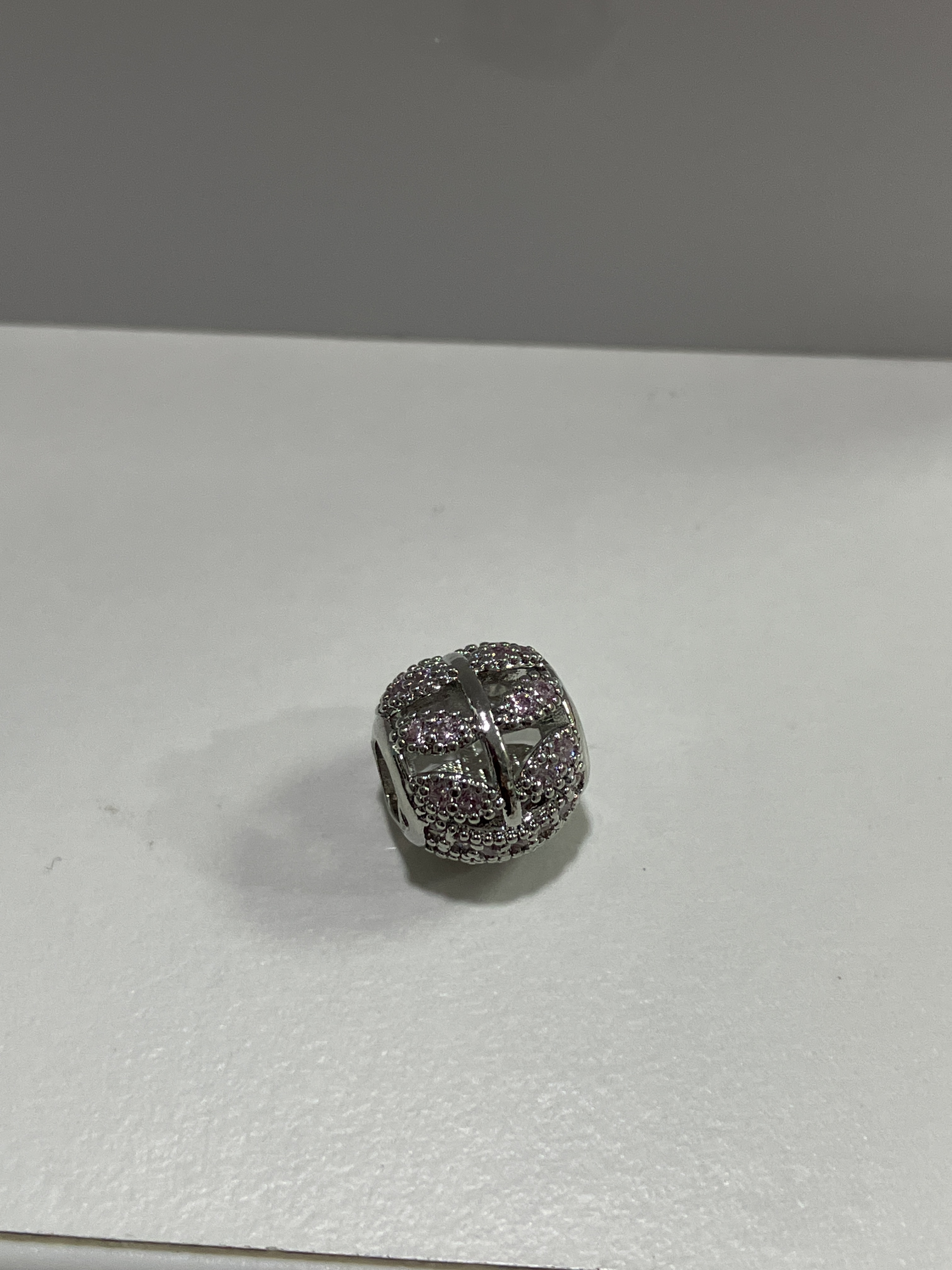 260131 - C122 潘潘銀色桶形粉紫鑽隔珠一粒