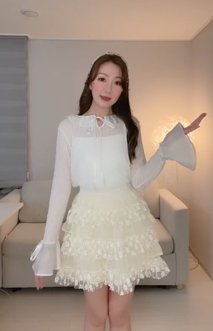 *BJ2 MADE SERIES* THE TWINKLE CHANTILLY LACE MERMAID SLEEVES TOP 260128