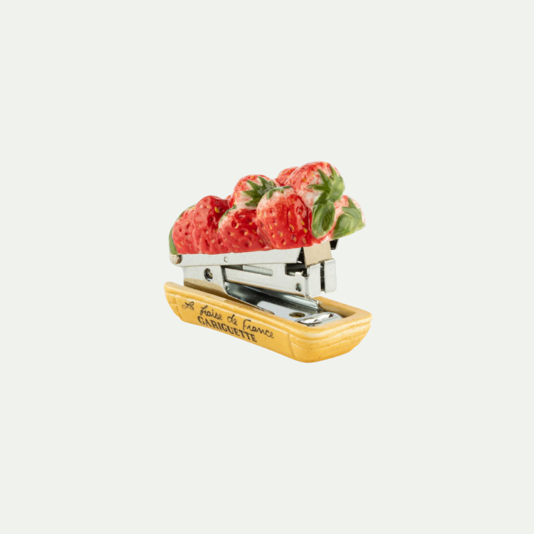 草莓塔瓷釘書機