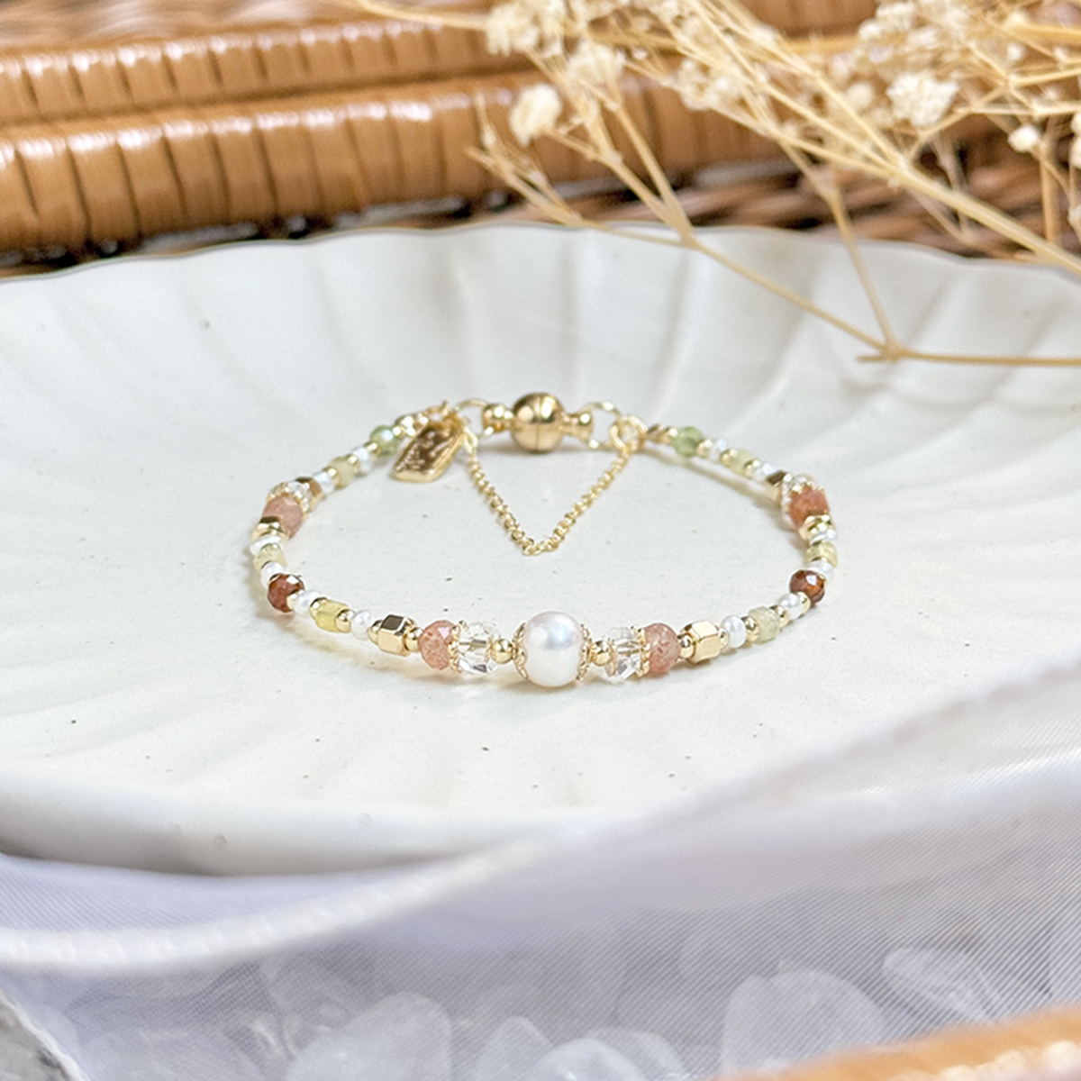 生日花 • 壹月貳陸 • 款冬花 – 珍珠金草莓 – 手鍊