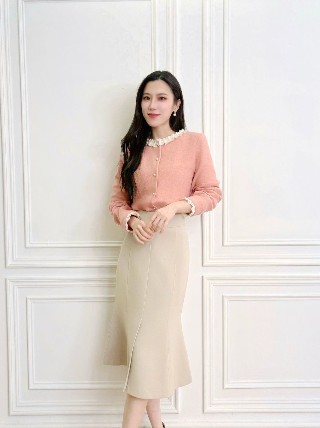 蕾絲荷葉珍珠釦針織上衣