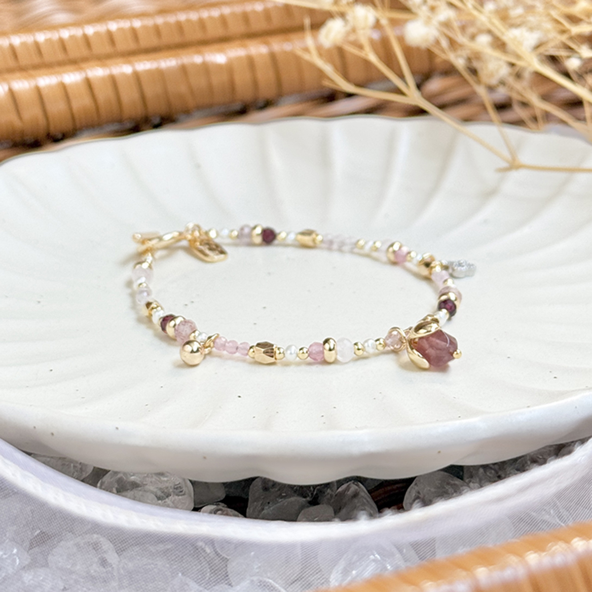 生日花 • 拾貳月貳陸 • 歐石楠 – 草莓晶 – 手鍊