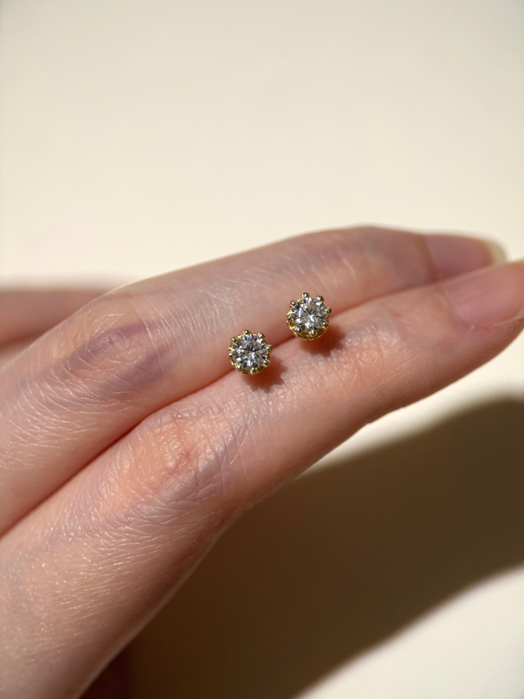 千粒榖皇冠鋯石耳環