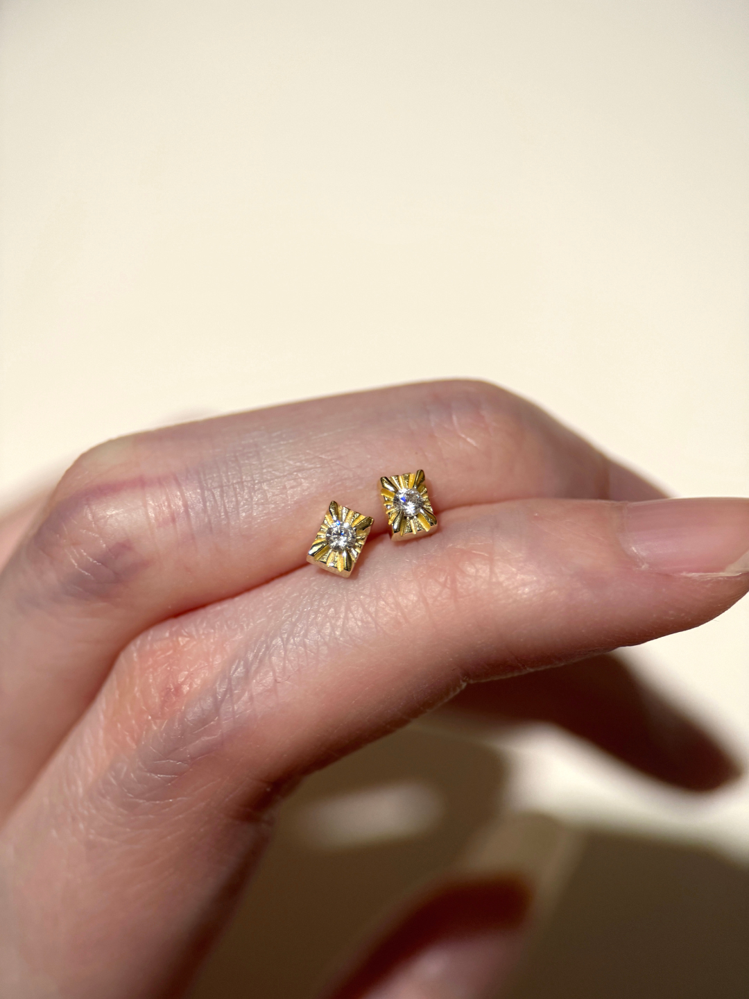 復古方形散射鋯石耳環