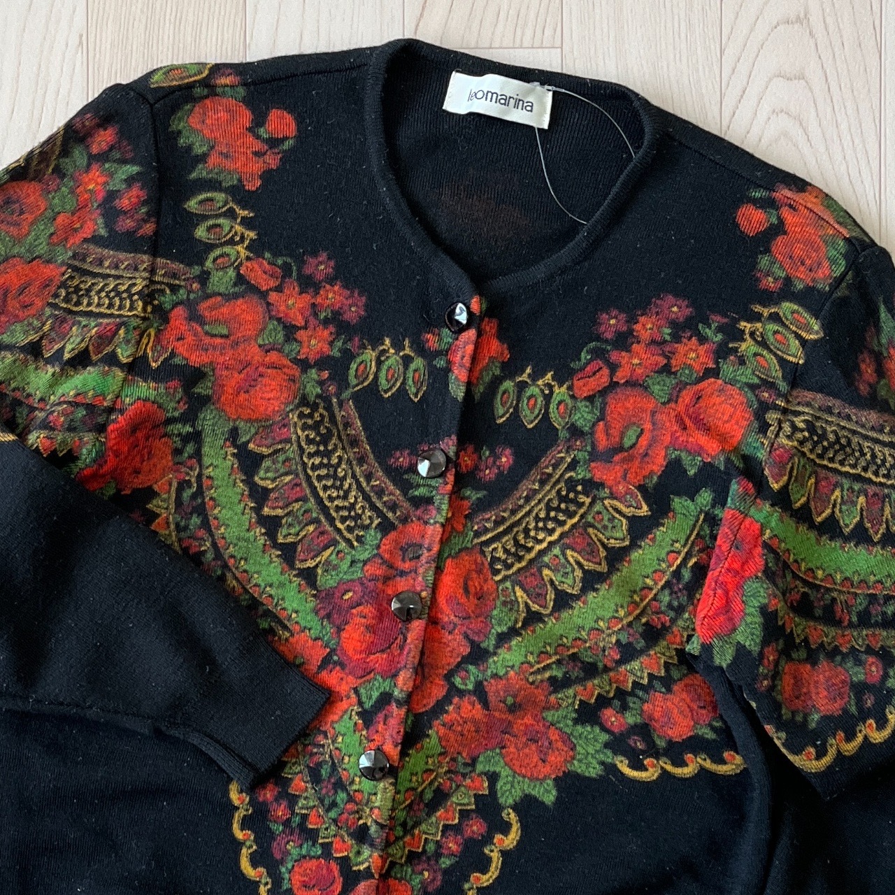 異國風情黑色長袖羊毛毛衣