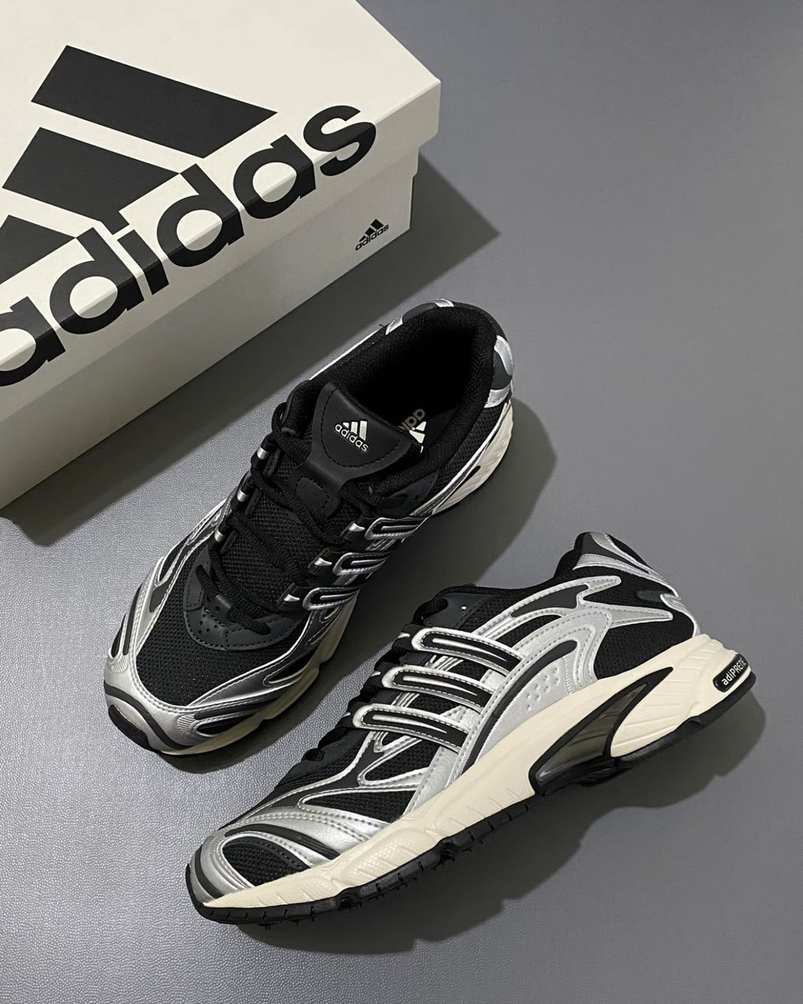 【預購】ADIDAS TEMPER RUN 2.0 黑銀色 JR9559