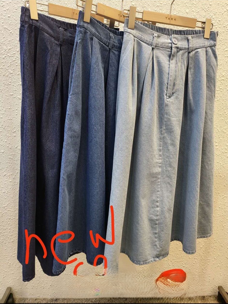 TR18  橡根長裙 腰 24-33 HIP 56 長30  $399 (一口價)