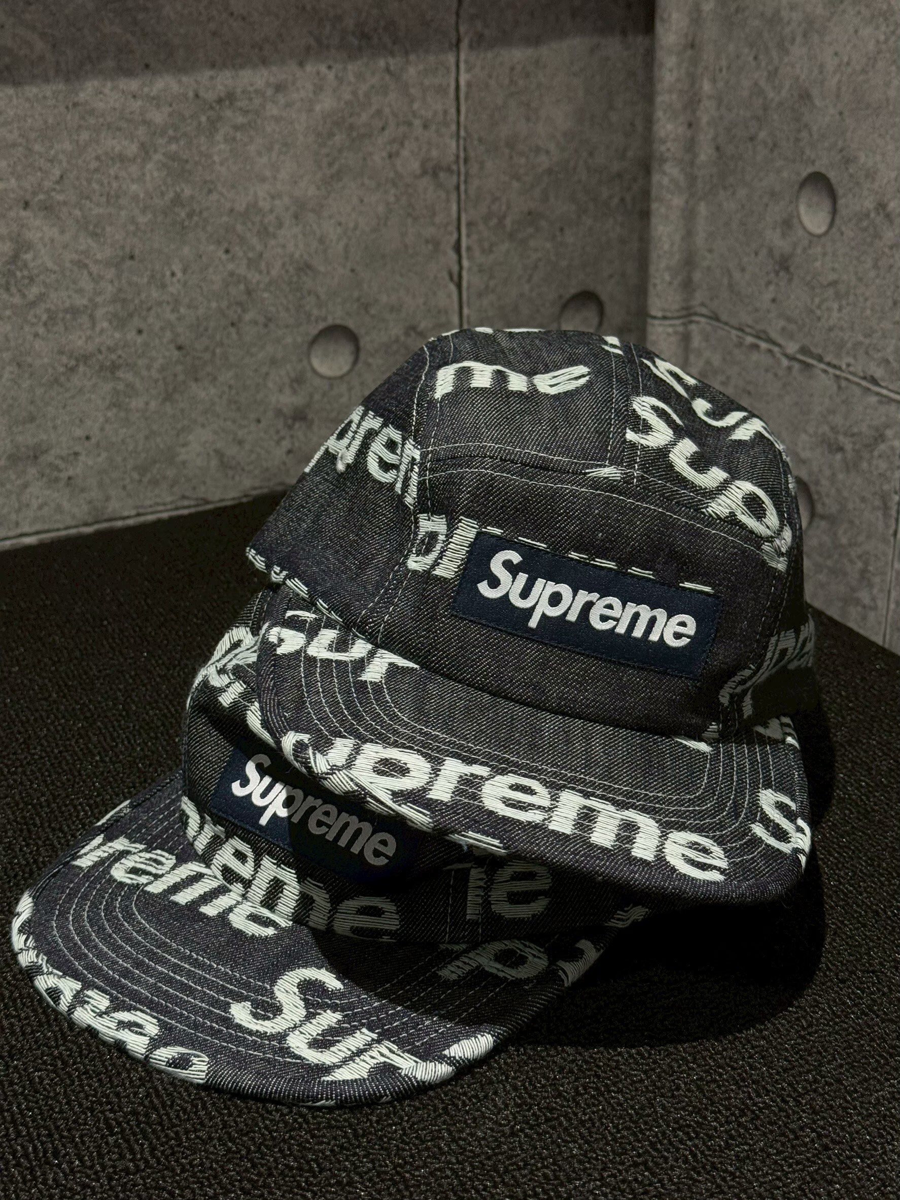 SUPREME JACQUARD LOGOS DENIM CAP 單寧材質 縫線飄字Logo 分割帽