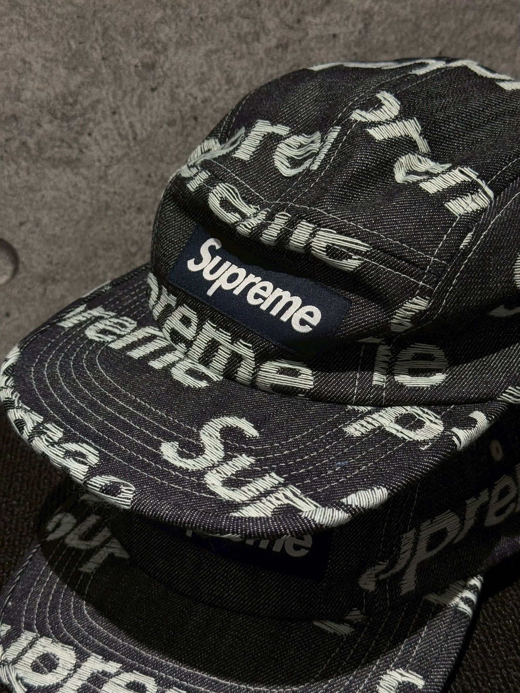 SUPREME JACQUARD LOGOS DENIM CAP 單寧材質 縫線飄字Logo 分割帽