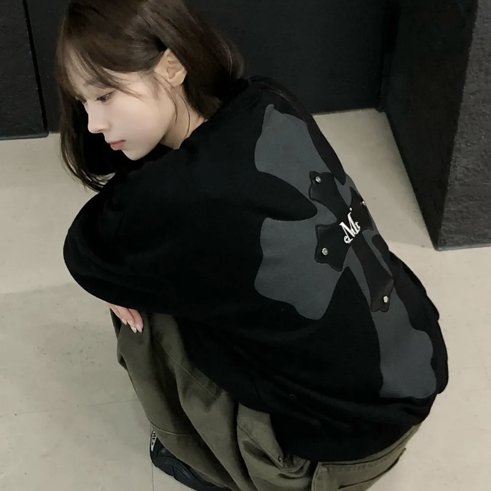 MUCENT 十字架貼布 長袖 大學T 個性 韓國代購 兩色 男版 中性款