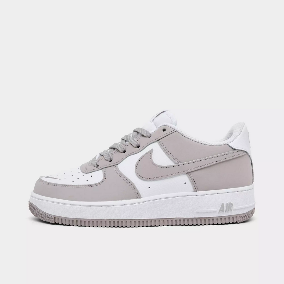 【預訂】NIKE AIR FORCE 1 Embroidered Swoosh 白奶咖灰小剔-GS
