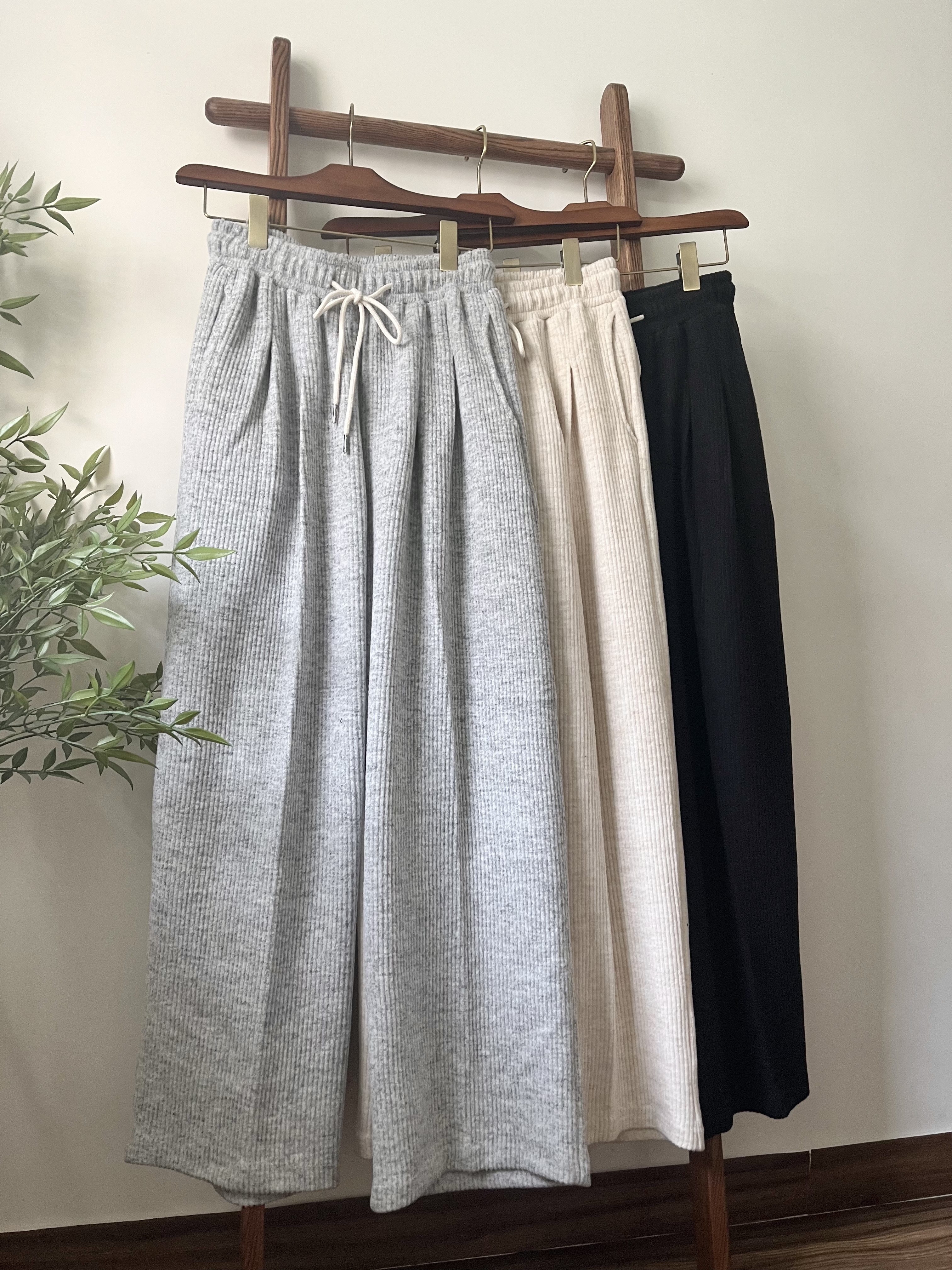 🌿坑紋軟布長褲