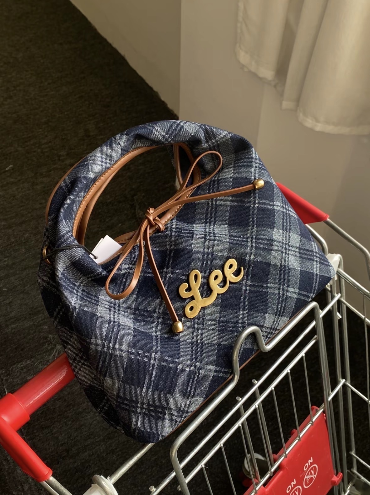 （預購）限時48小時最低價🔥Lee 英倫風 深藍菱格紋 蝴蝶結便當包