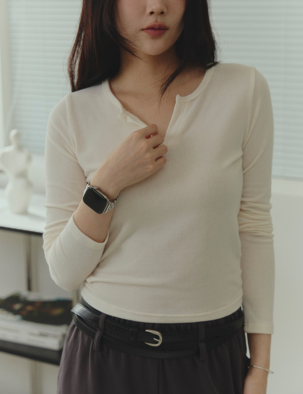 羅紋素面小V領上衣（3尺寸）